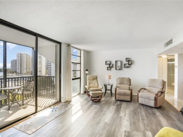 3475 N Country Club Dr # 818, Aventura FL 33180 — #A11770056