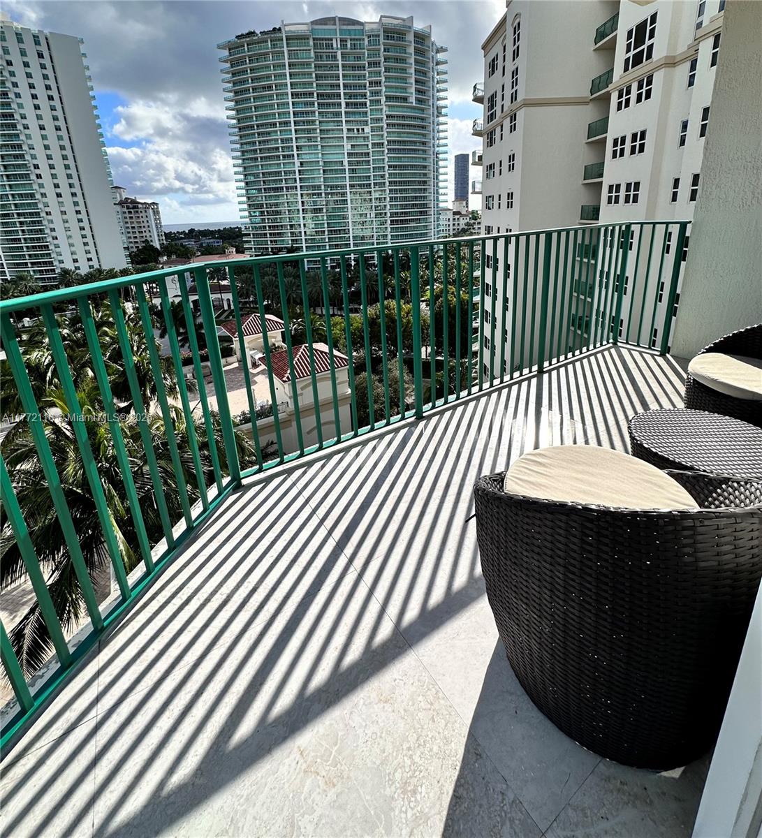 84b12bae-4388 19900 E Country Club Dr # 1012, Aventura FL 33180 — #A11772116