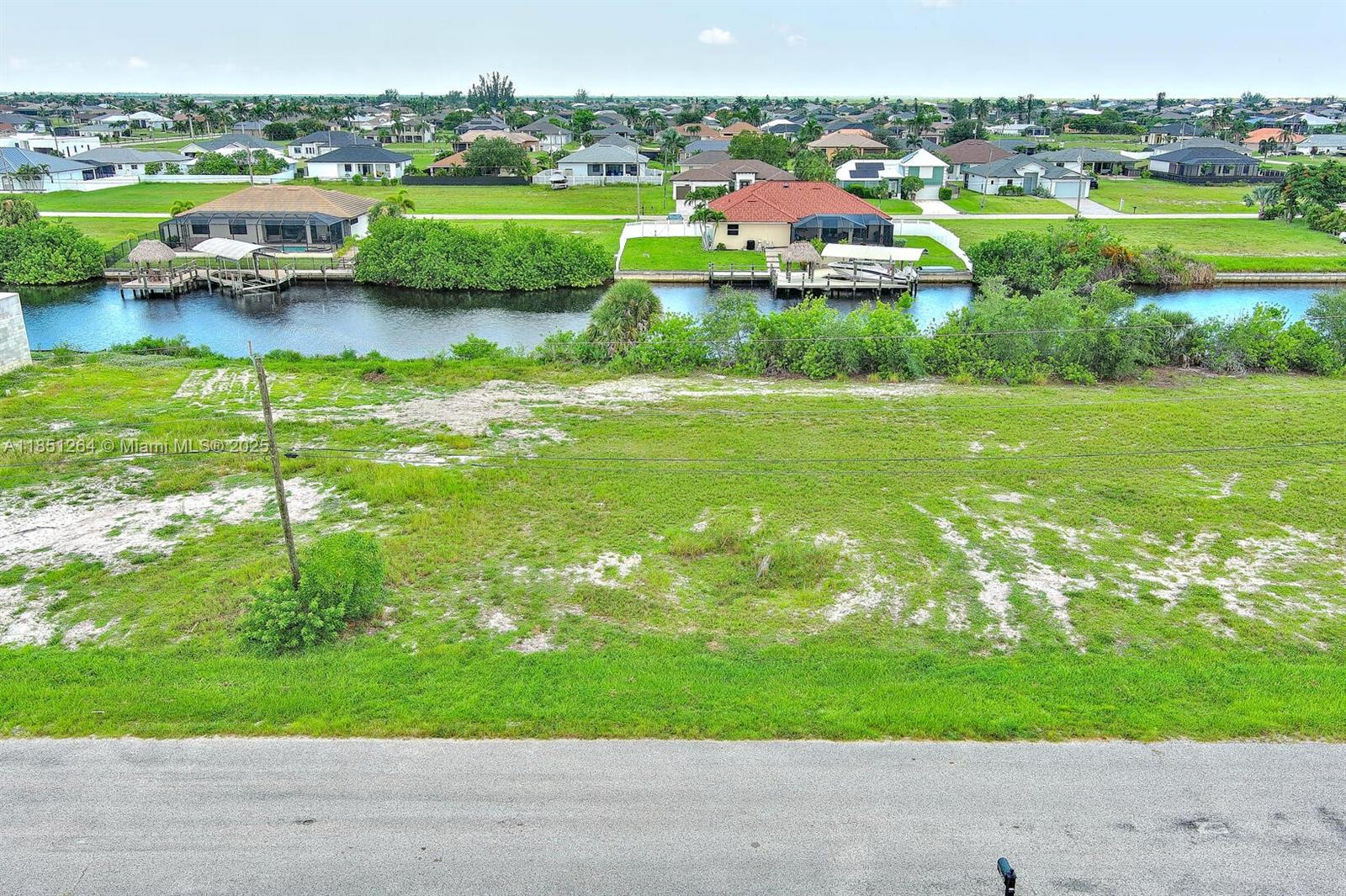 84b12bae-439 1228 NW 34th Ave, Cape Coral FL 33993 — #A11851264