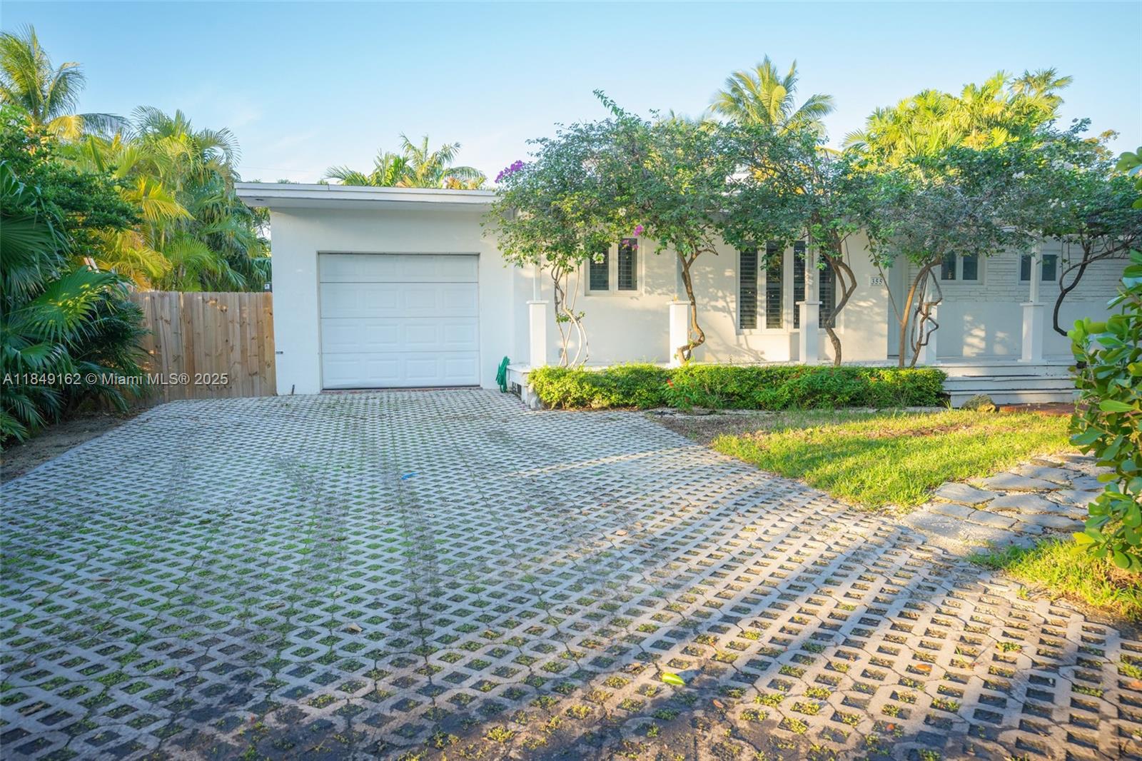 84b12bae-440 355 Redwood Ln, Key Biscayne FL 33149 — #A11849162