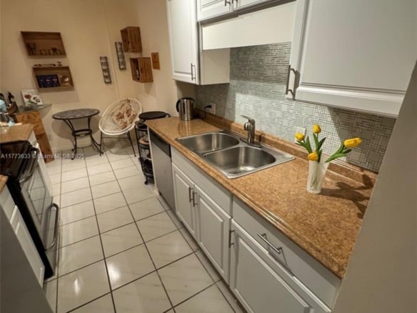 4330 Hillcrest Dr # 304, Hollywood FL 33021 — #A11773633
