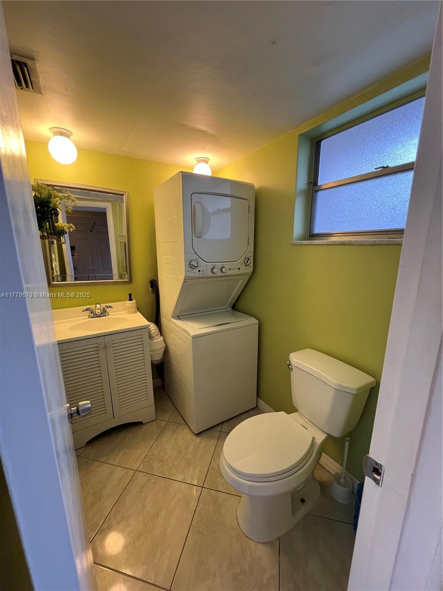 84b12bae-4482 18555 NE 14th Ave # 516, Miami FL 33179 — #A11778679