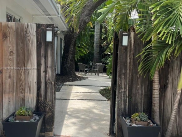 701 SW 9th Ave, Fort Lauderdale FL 33315 — #A11778762