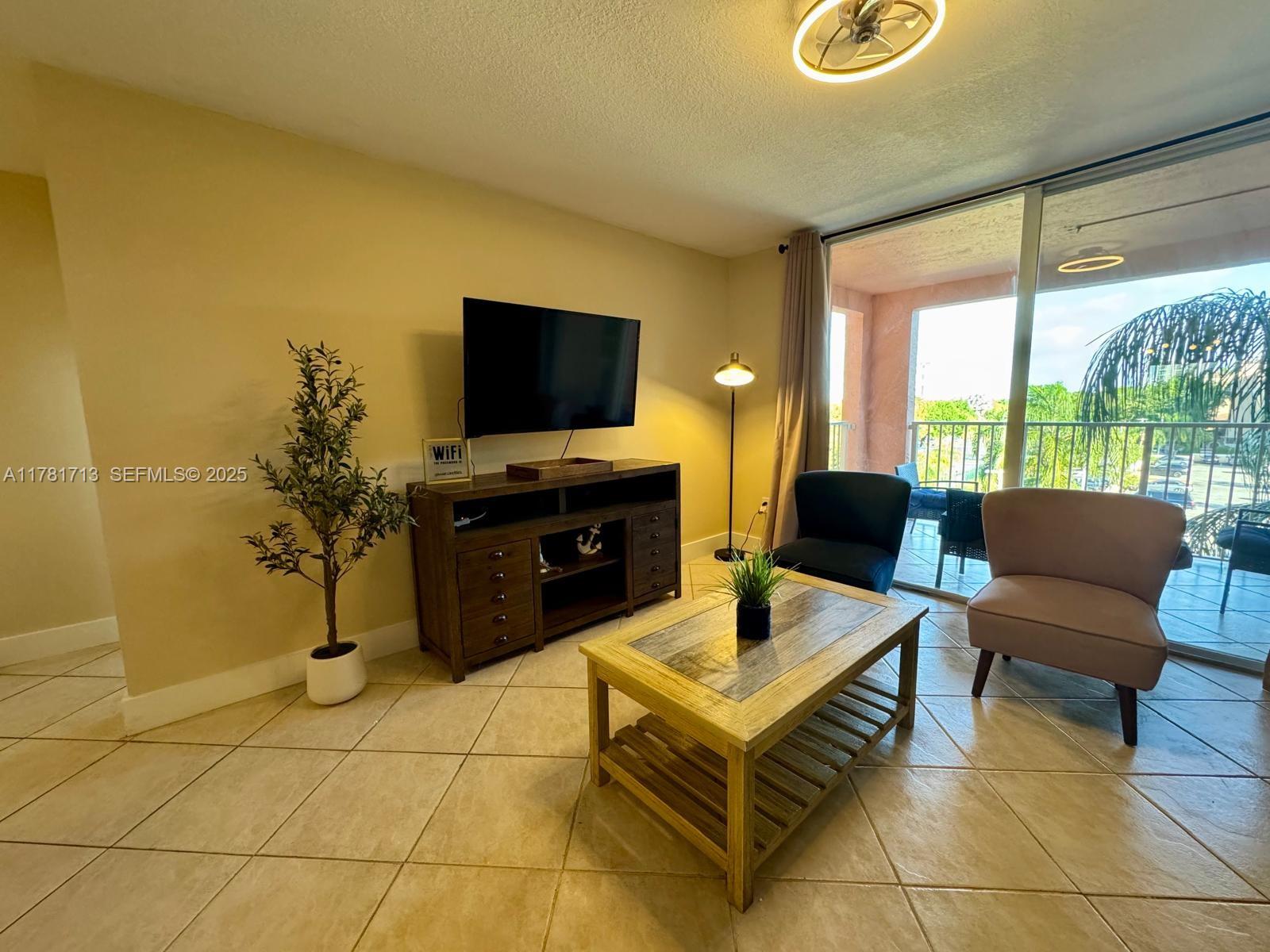 84b12bae-4536 19501 E Country Club Dr # 9503, Aventura FL 33180 — #A11781713