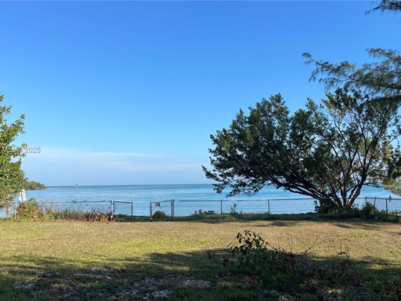 14 125th Street Gulf, Marathon FL 33050 — #A11782185