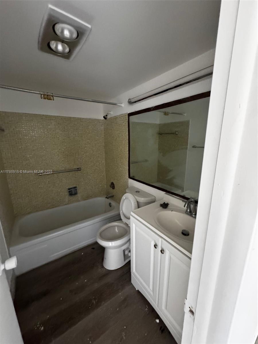 84b12bae-4592 42 Sheffield B # B, West Palm Beach FL 33417 — #A11785915