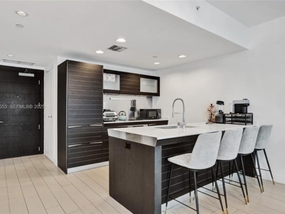 200 Biscayne Boulevard Way # 3211, Miami FL 33131 — #A11787553