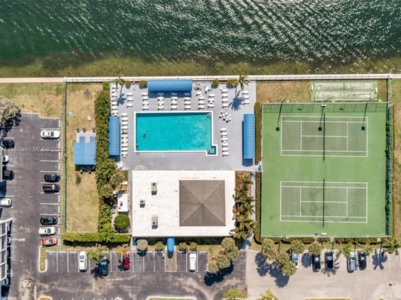 600 Parkview Dr, Hallandale Beach FL 33009 — #A11788621