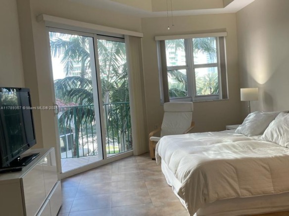 20000 E Country Club Dr # 405, Aventura FL 33180 — #A11789367