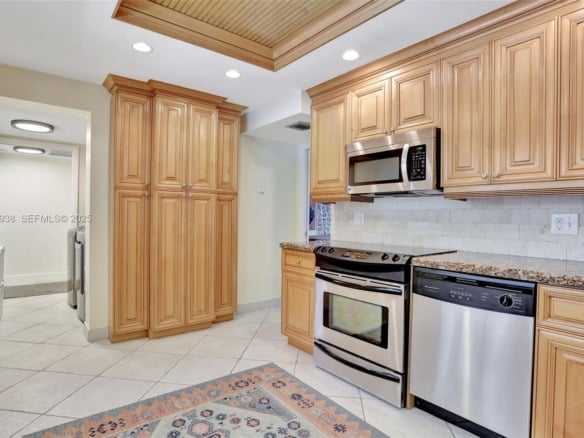 4020 W Palm Aire Dr # 204, Pompano Beach FL 33069 — #A11790938