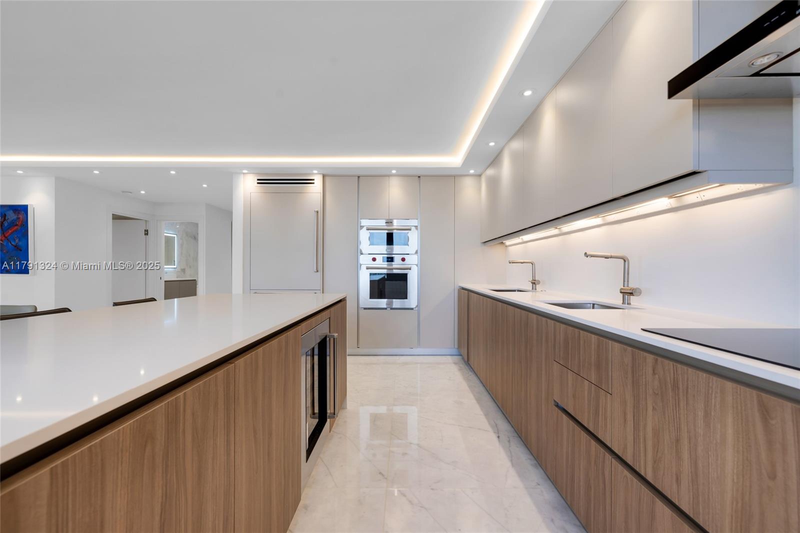 84b12bae-4686 9801 Collins Ave # 17R, Bal Harbour FL 33154 — #A11791324