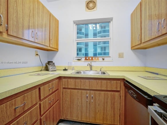 4747 Collins Ave # 1108, Miami Beach FL 33140 — #A11792178