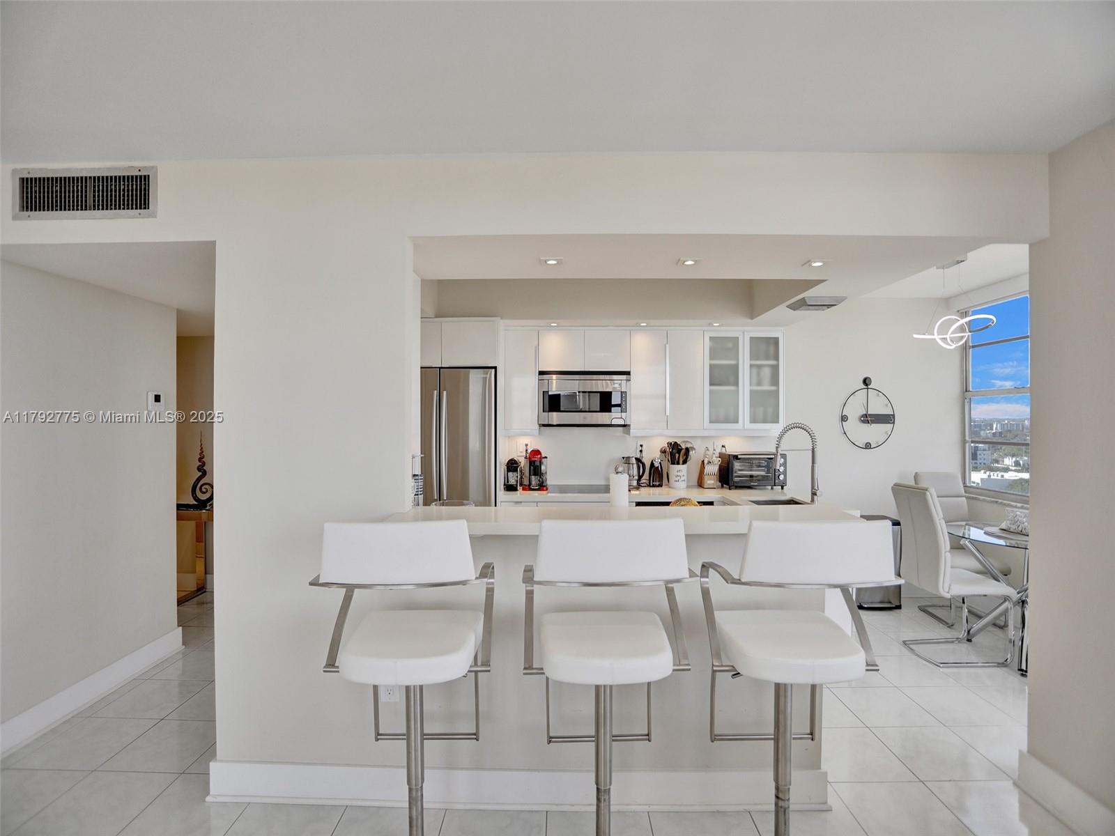 84b12bae-4705 18011 Biscayne Blvd # 1904, Aventura FL 33160 — #A11792775