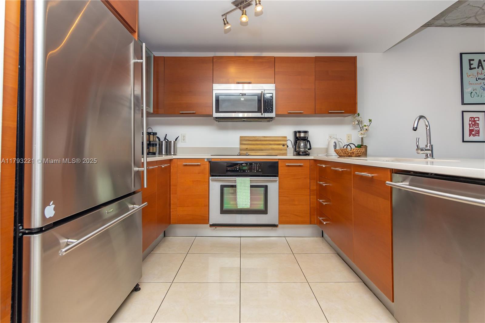 84b12bae-4714 3250 NE 1st Ave # 608, Miami FL 33137 — #A11793221