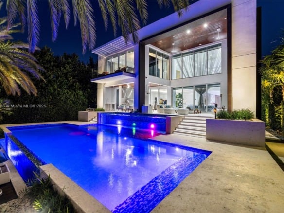 441 N Hibiscus Dr, Miami Beach FL 33139 — #A11795876