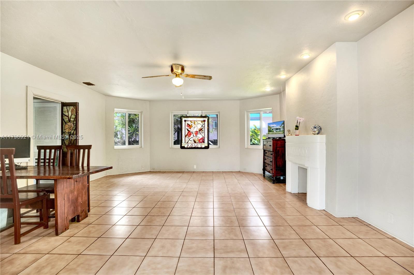 84b12bae-4781 326 S 14th Ave, Hollywood FL 33020 — #A11796921