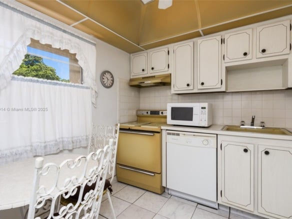 1005 Country Club Dr # 307, Margate FL 33063 — #A11796914