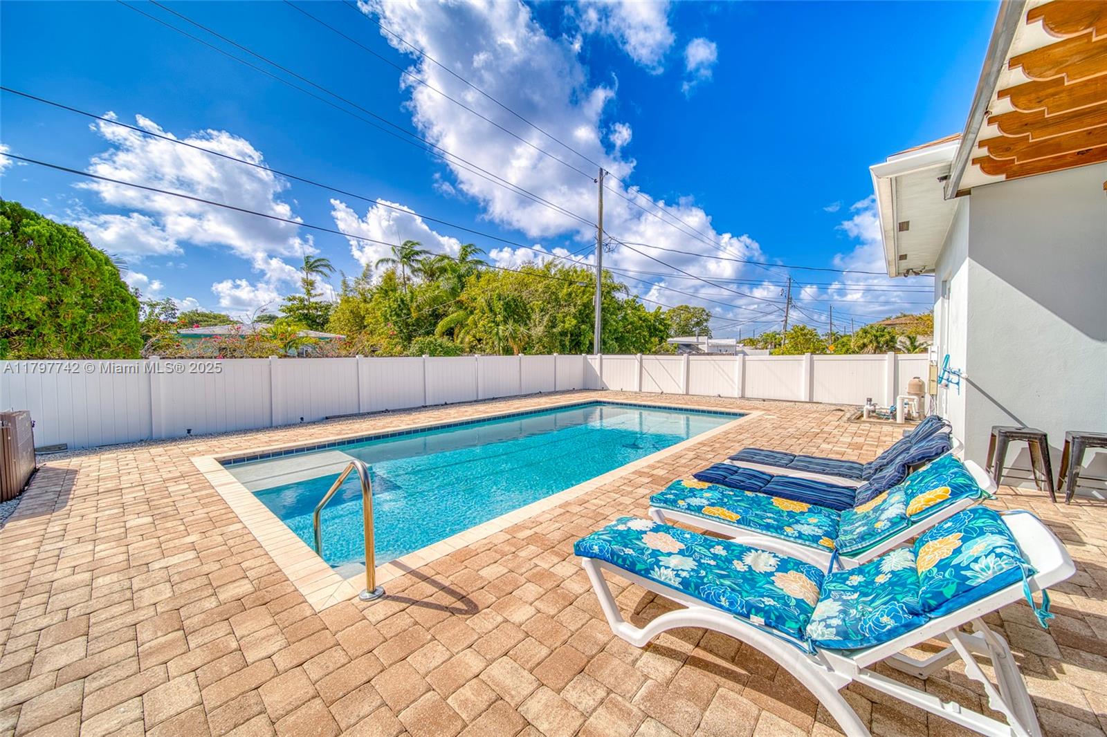 207 SW 11th St, Dania Beach FL 33004 — #A11797742