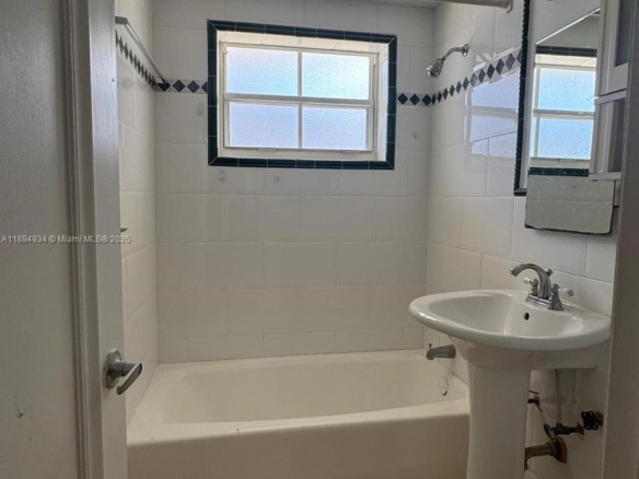 605 77th St, Miami Beach FL 33141 — #A11894934