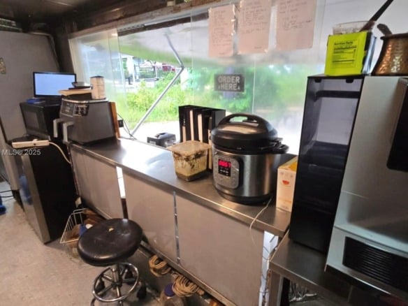Mediterranean Food Truck For Sale In Miami, Miami FL 33130 — #A11896052