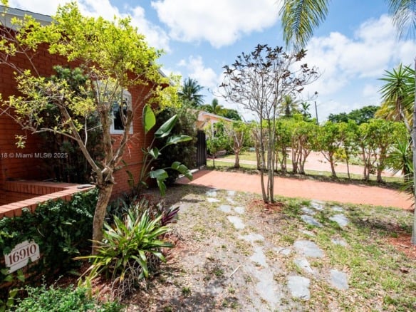 16910 NE 8th Ct, North Miami Beach FL 33162 — #A11800818