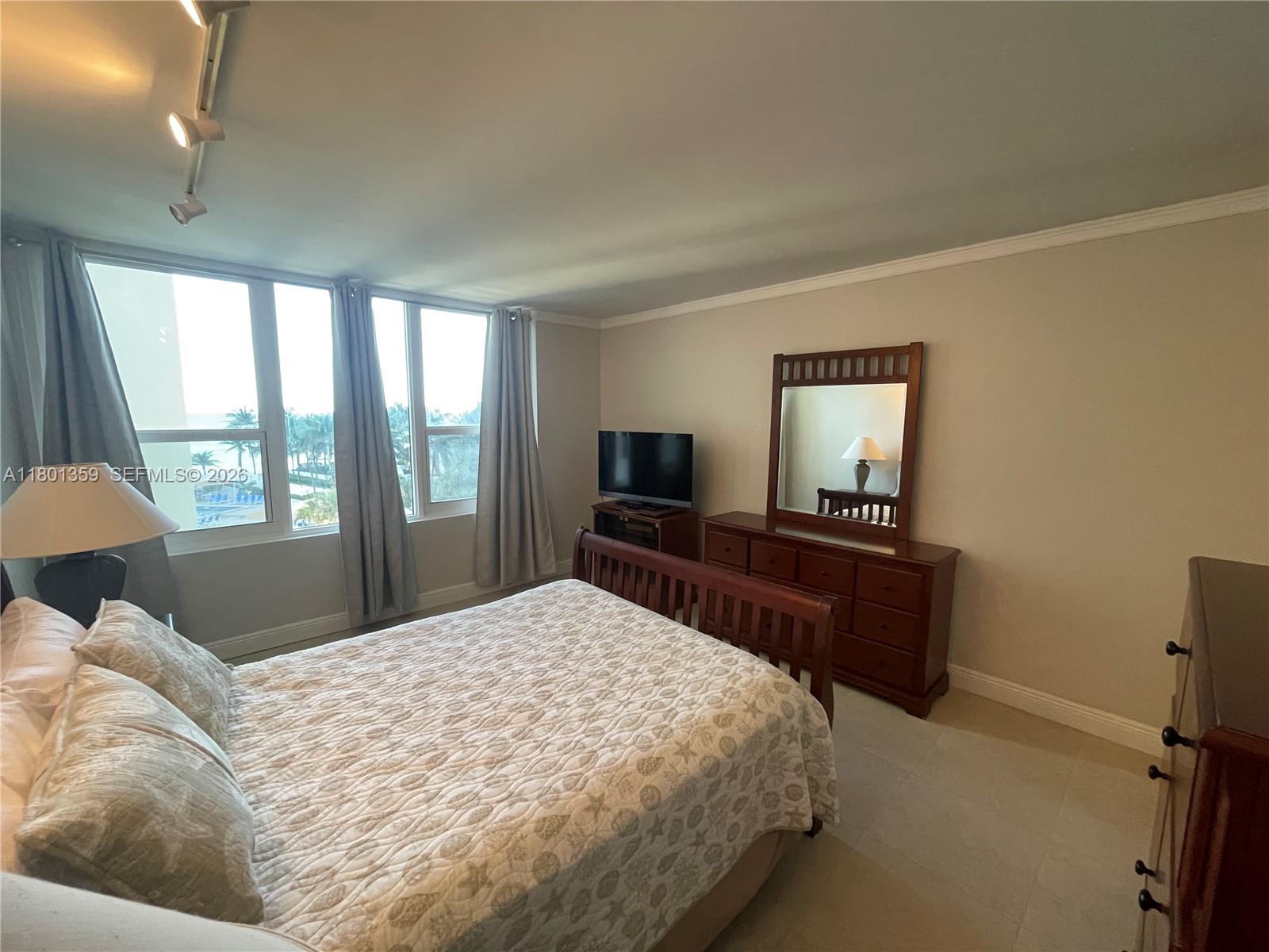 84b12bae-4878 3505 S Ocean Dr # 420, Hollywood FL 33019 — #A11801359