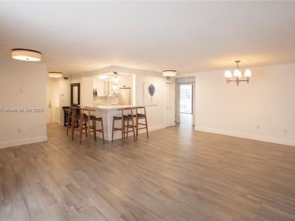 6061 Collins Ave # 7D, Miami Beach FL 33140 — #A11802156