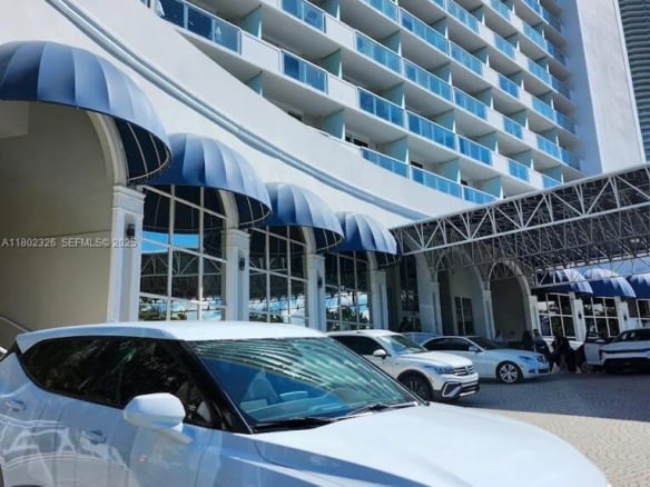 19201 Collins Ave # 1105, Sunny Isles Beach FL 33160 — #A11802326