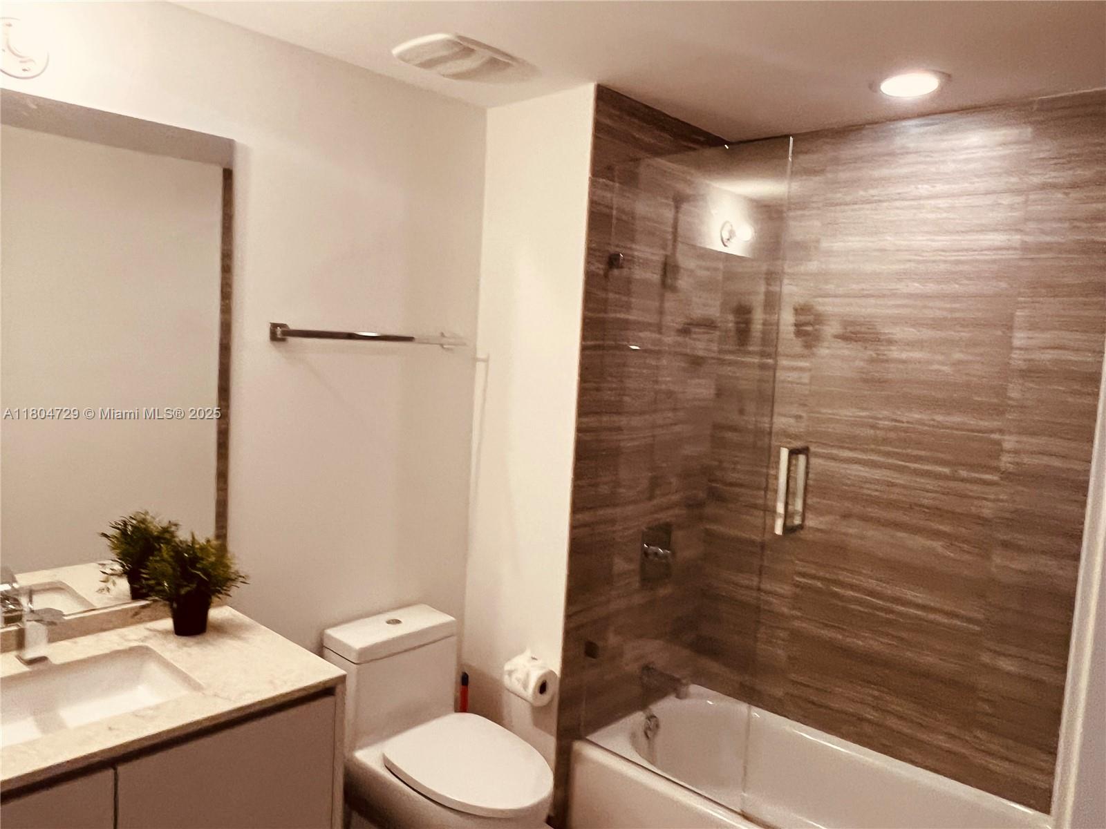 84b12bae-4945 1010 Brickell Ave # 2710, Miami FL 33131 — #A11804729