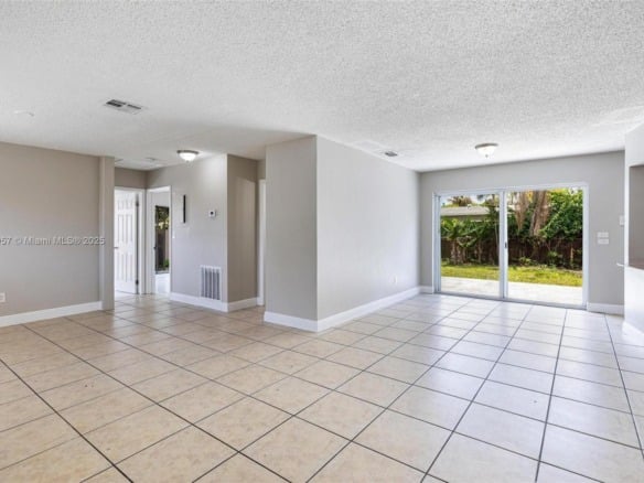 4960 NW 11th Ct, Lauderhill FL 33313 — #A11805957