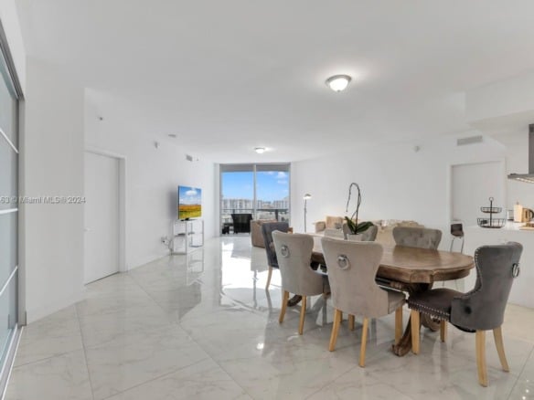 17301 Biscayne Blvd # 1404, North Miami FL 33160 — #A11691463