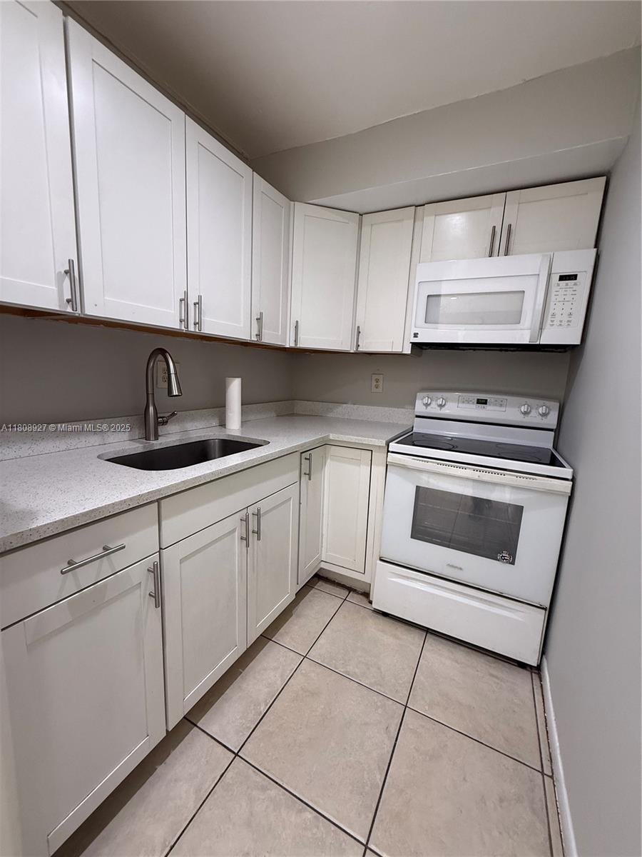 84b12bae-5049 4705 NW 7th St # 7, Miami FL 33126 — #A11808927