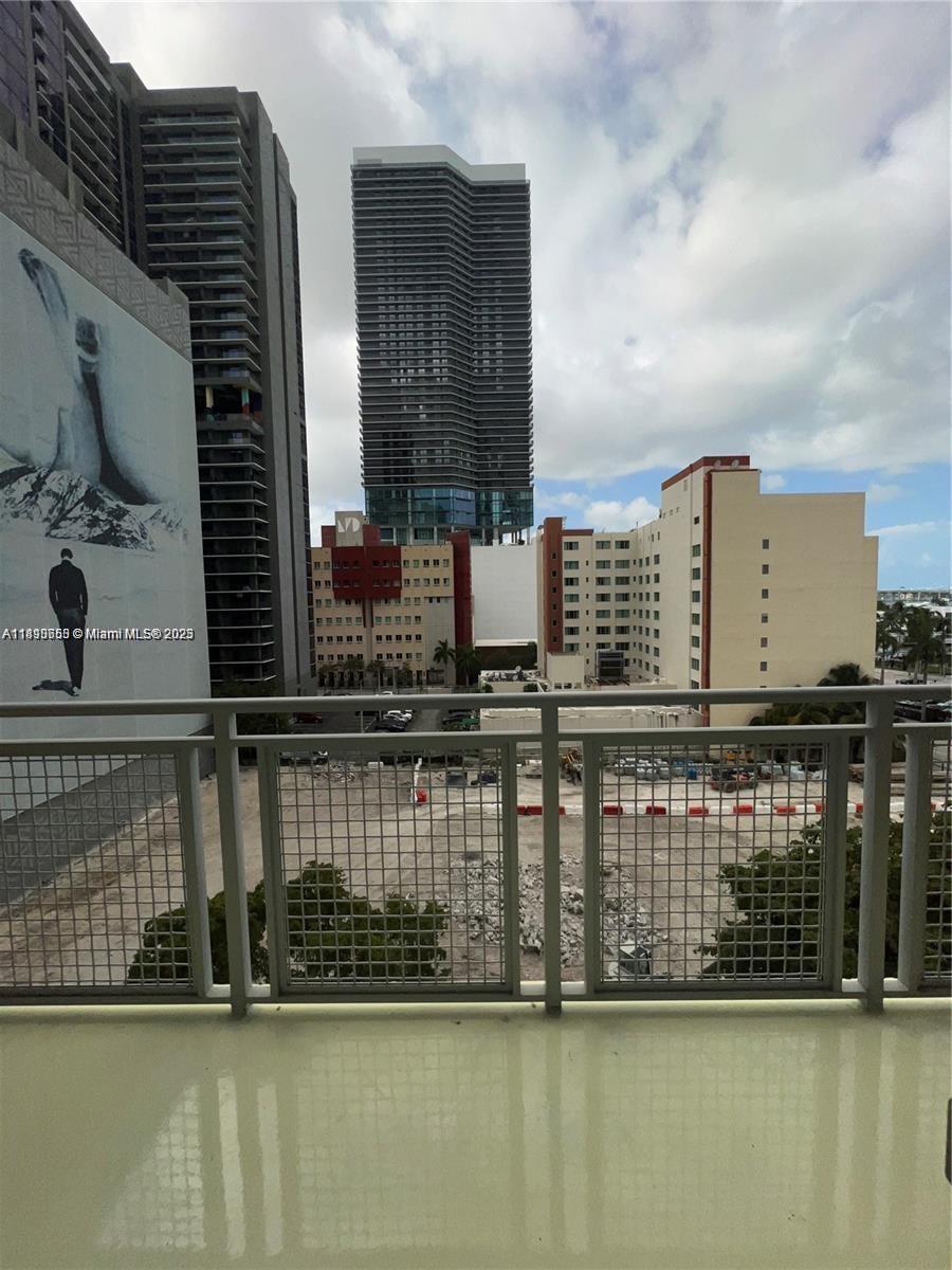 84b12bae-5089 244 Biscayne Blvd # 643, Miami FL 33132 — #A11810653