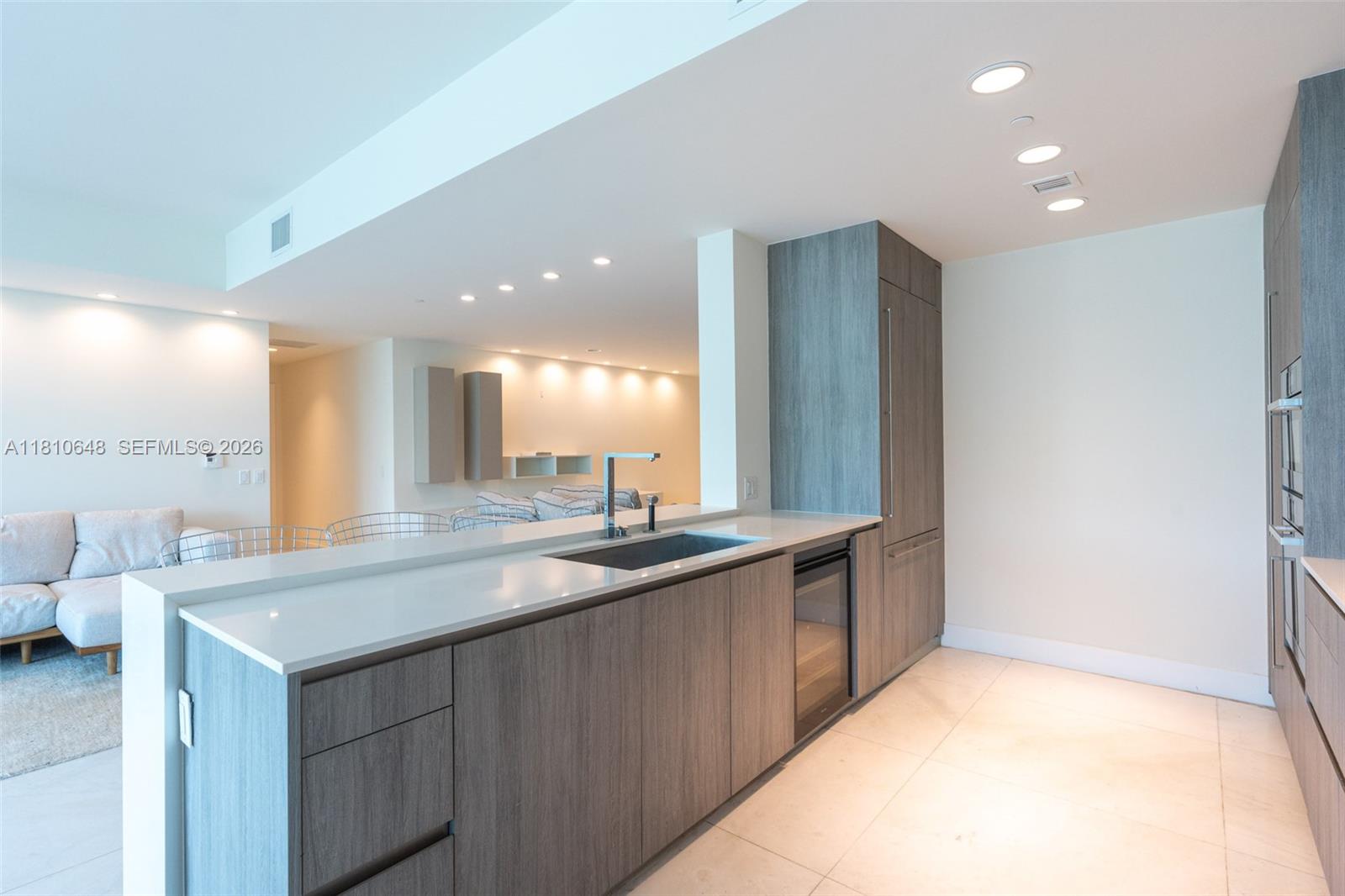 84b12bae-5090 360 Ocean Dr # 205S, Key Biscayne FL 33149 — #A11810648