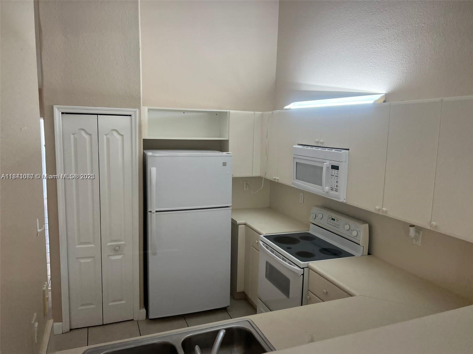 84b12bae-510 1666 SE 27th Ct # 208, Homestead FL 33035 — #A11841087