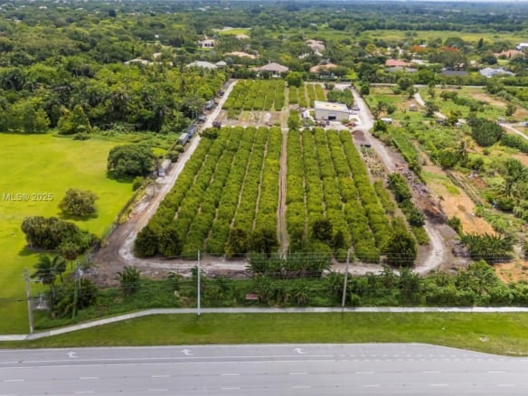 4077 SW 121st Ter, Davie FL 33330 — #A11811667