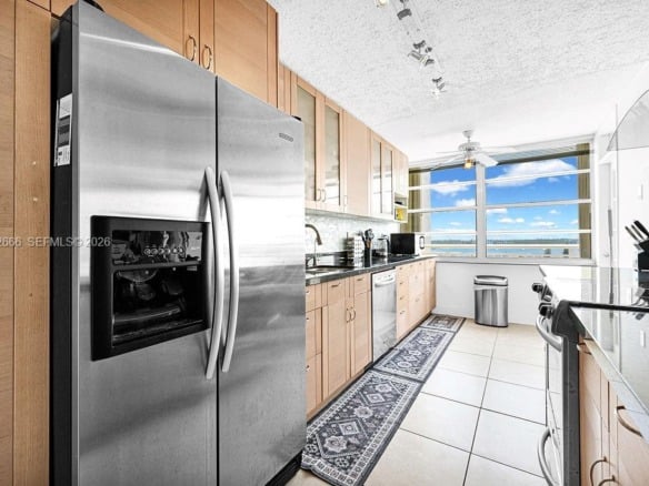 18041 Biscayne Blvd # 1201, Aventura FL 33160 — #A11812666
