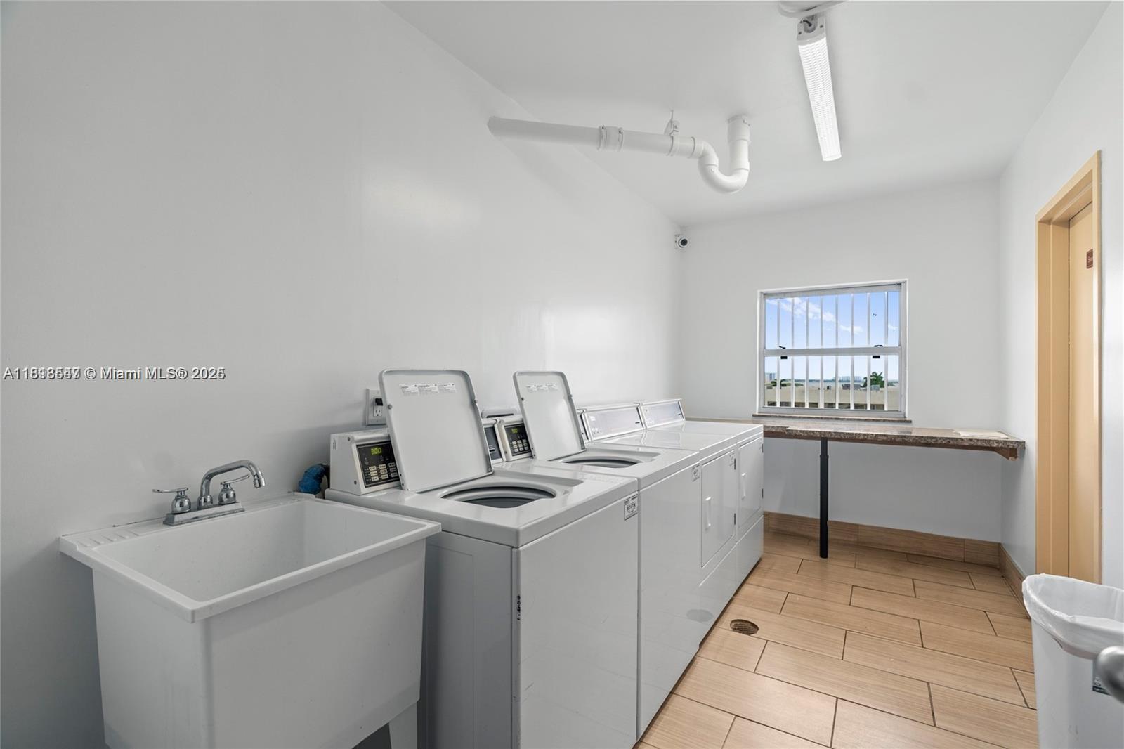 84b12bae-5153 1455 N Treasure Dr # 3R, North Bay Village FL 33141 — #A11813547