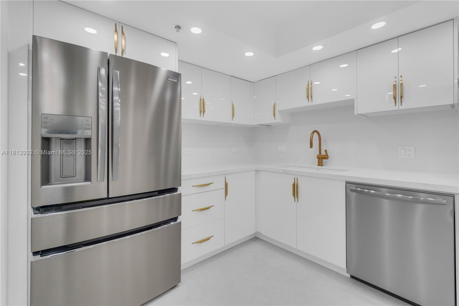 84b12bae-5158 1201 S Ocean Dr # 507S, Hollywood FL 33019 — #A11813932