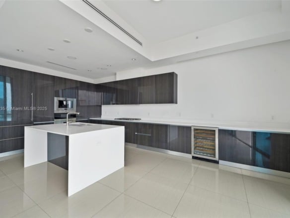 3250 NE 188th St, Aventura FL 33180 — #A11814935