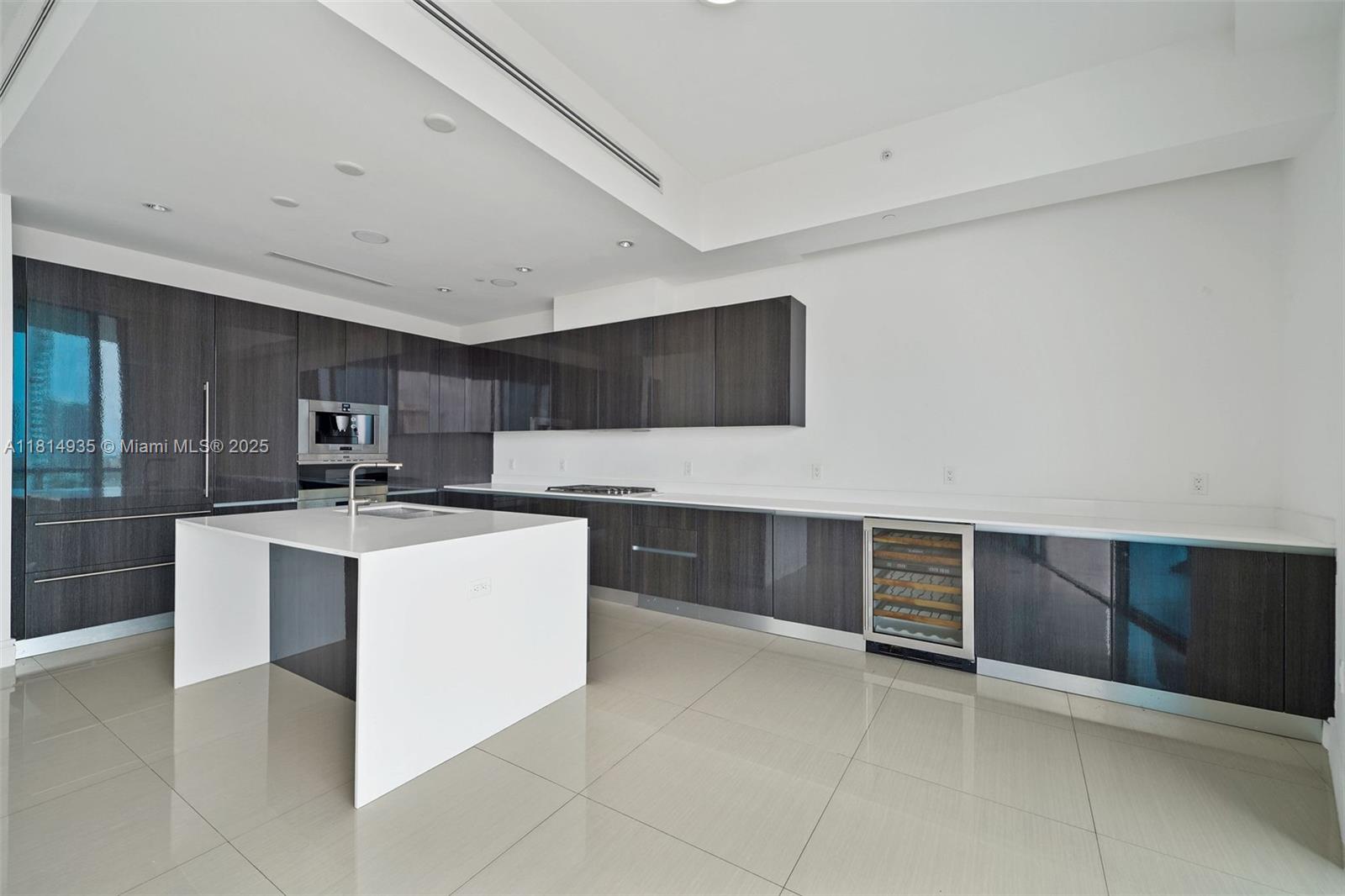 3250 NE 188th St, Aventura FL 33180 — #A11814935