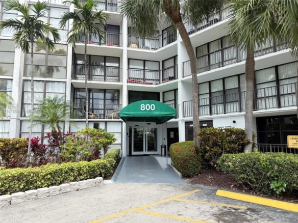 800 Parkview Dr # 820, Hallandale Beach FL 33009 — #A11815562