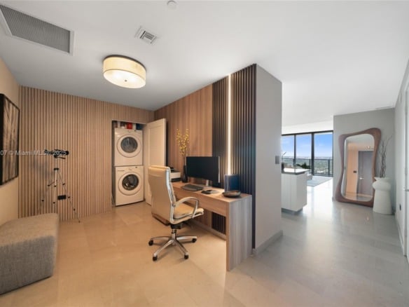 88 SW 7th St # 3910, Miami FL 33130 — #A11897907