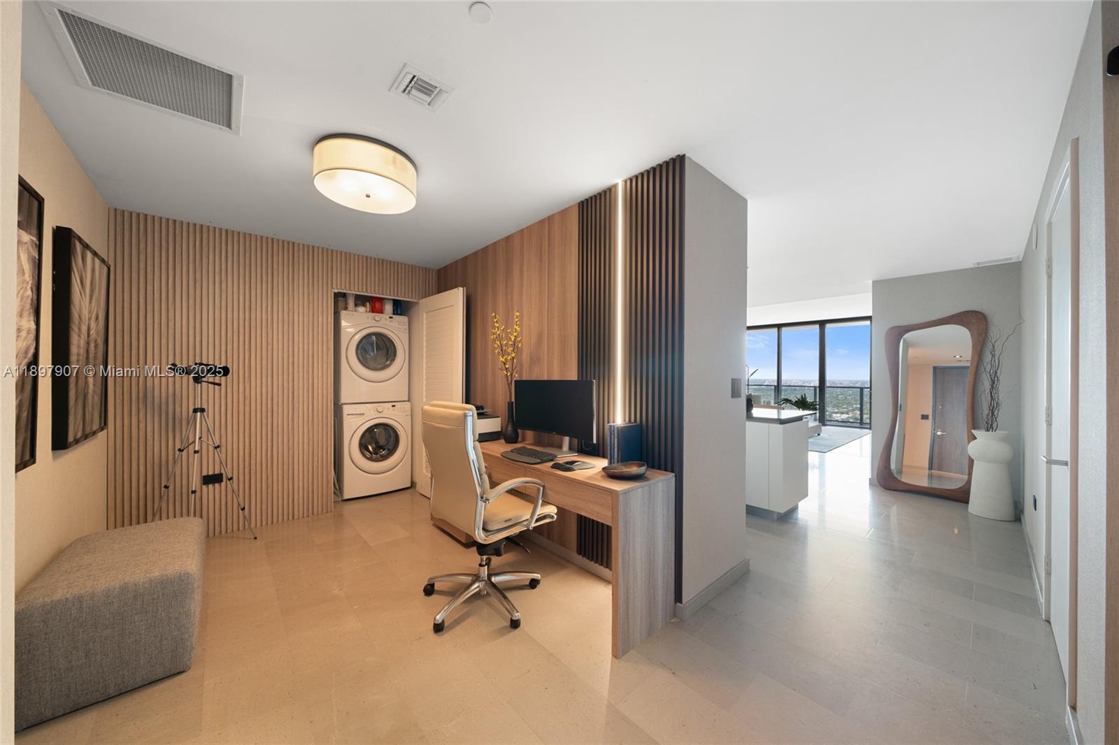 84b12bae-520 88 SW 7th St # 3910, Miami FL 33130 — #A11897907