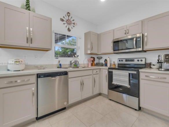 504 NE 1st Dr, Florida City FL 33034 — #A11816916