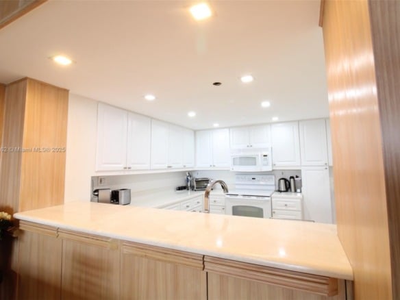 151 Crandon Blvd # 702, Key Biscayne FL 33149 — #A11817162