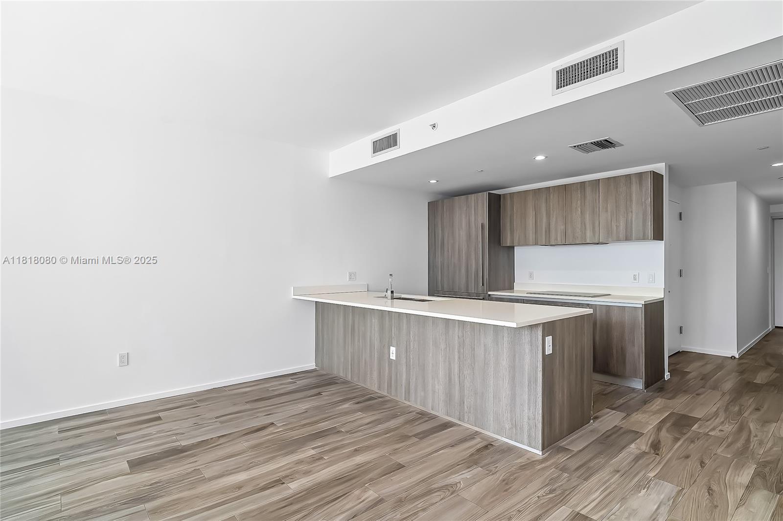 84b12bae-5241 801 S Miami Ave # 3704, Miami FL 33130 — #A11818080