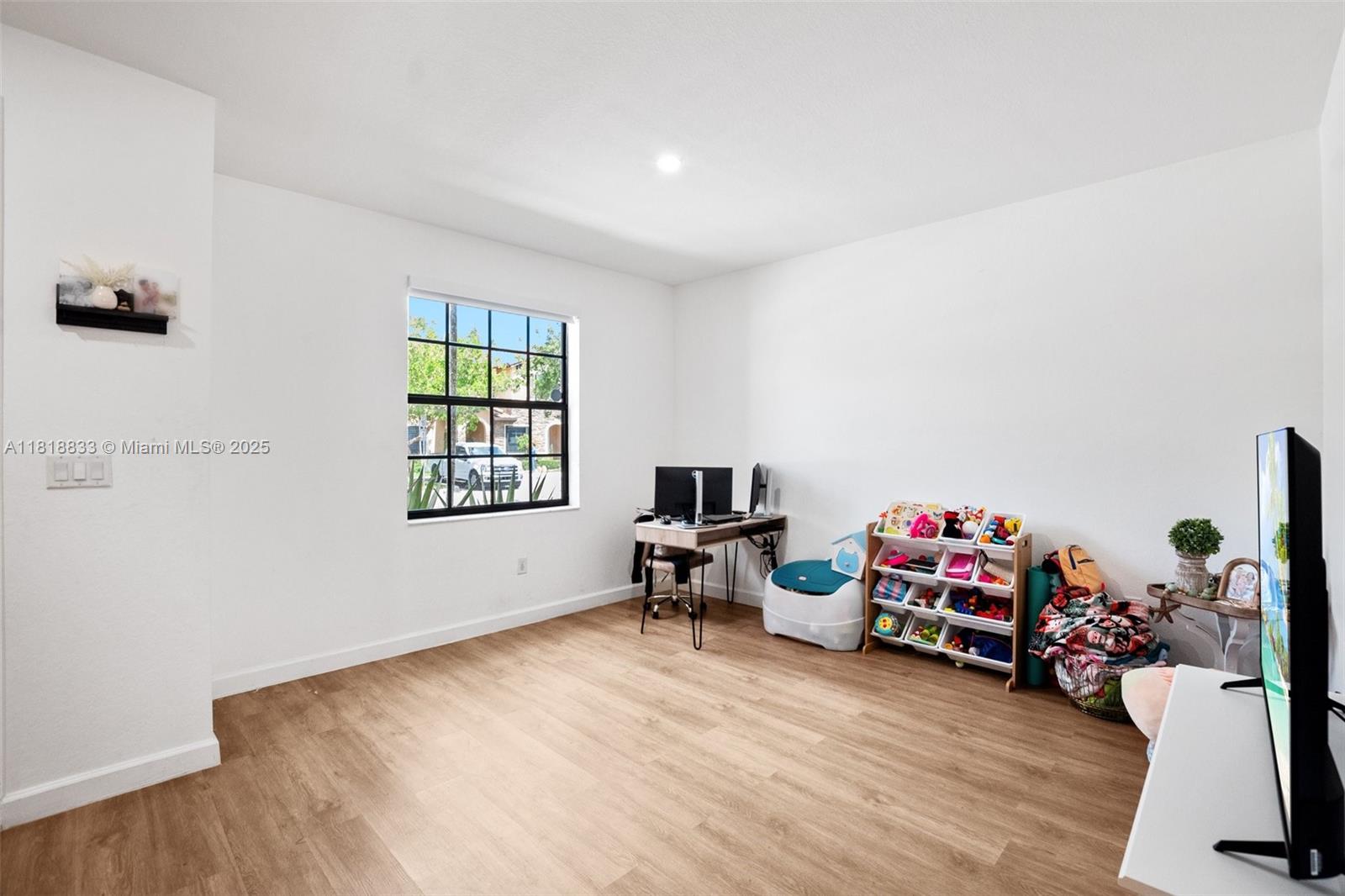 84b12bae-5262 9362 W 33rd Ln, Hialeah FL 33018 — #A11818833