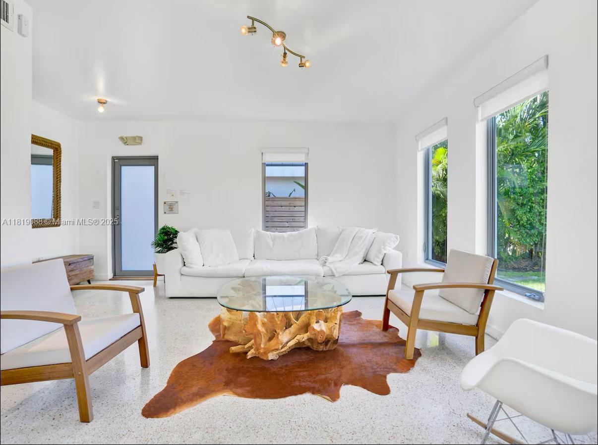 84b12bae-5272 7537 W Treasure Dr, North Bay Village FL 33141 — #A11819088