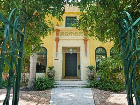 2050 Alton Rd, Miami Beach FL 33140 — #A11819857